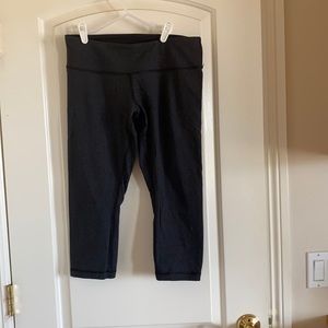Lululemon size 10 wunder under crops